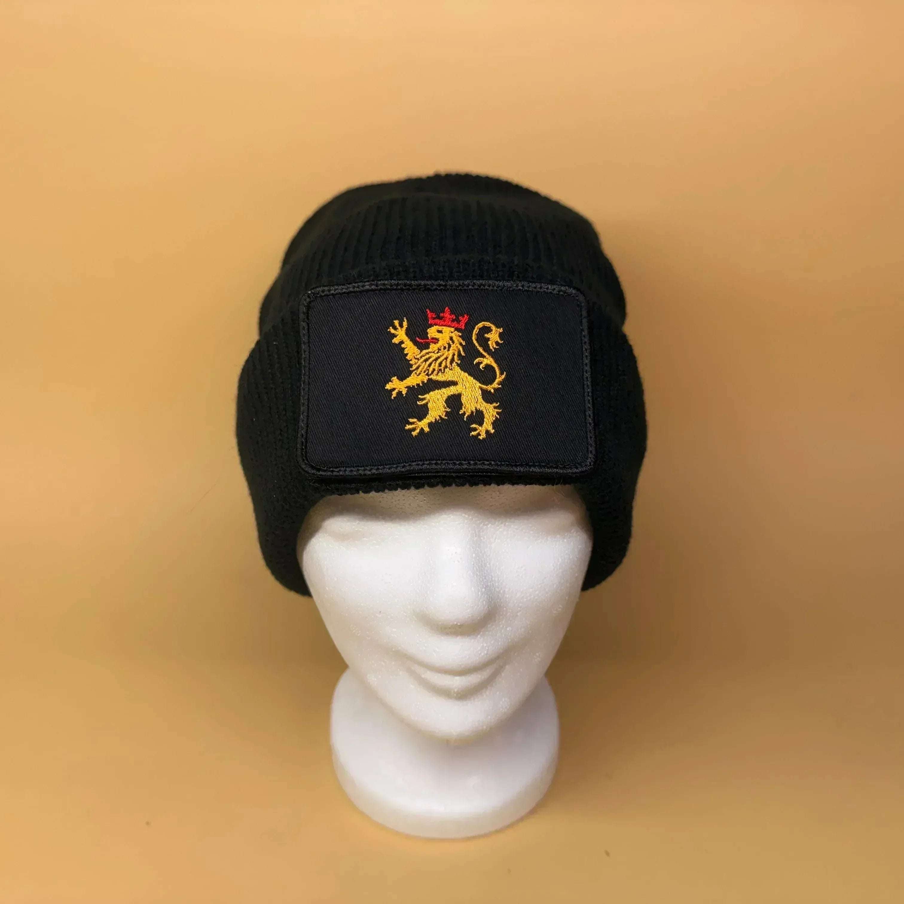 Beanie mit Klettfläche + Pfälzer Löwe Patch – Warmes Winter-Bundle für echte Pfälzer - Pfälzer Löwen