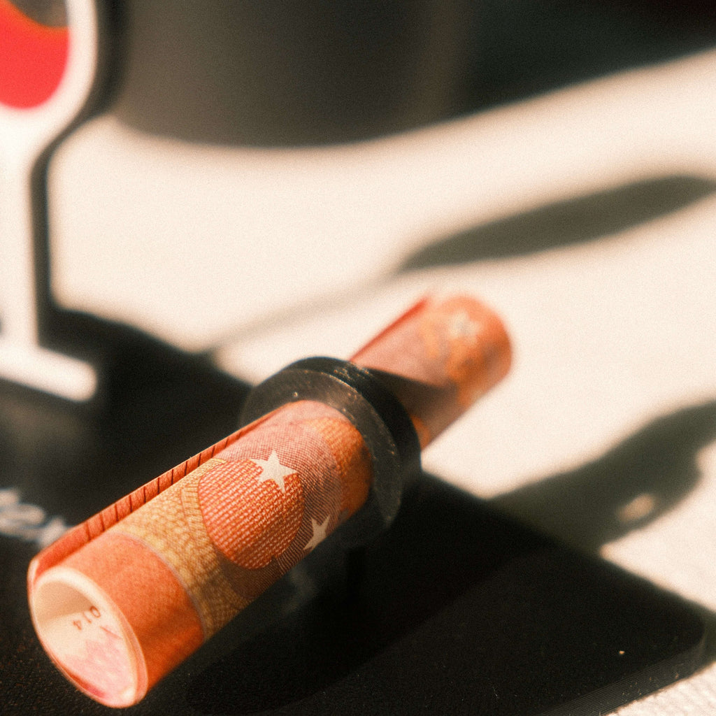 Personalisierbares Geldgeschenk Weinglas – Geschenkidee für Weinliebhaber aus der Pfalz - Geschenk von den Pfälzer Löwen